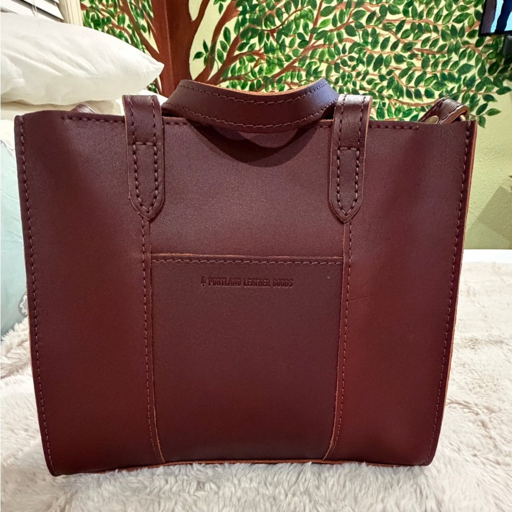 Portland Leather Cognac Classic Lola with Zipper